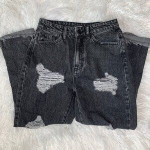 🔸 Fashion Nova - Distressed Jeans